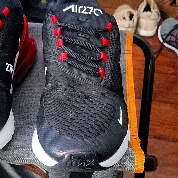 Nike Air Max 270 black red white size 12 - Picture 8 of 14